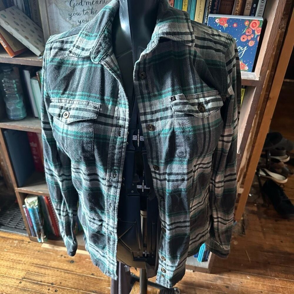 Carhartt green plaid M western workwear button down shirt